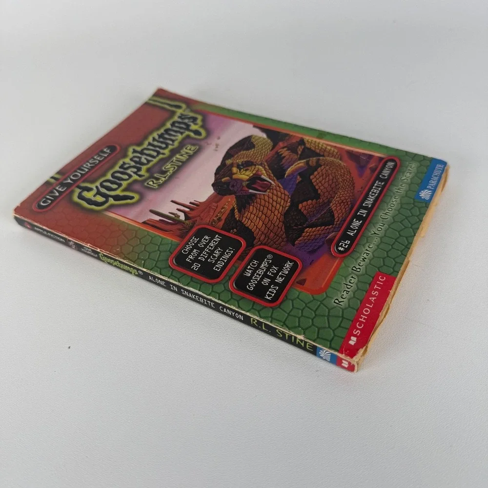 Alone in Snakebite Canyon (Give Yourself Goosebumps - 26)‎ Paperback R.L. STINE